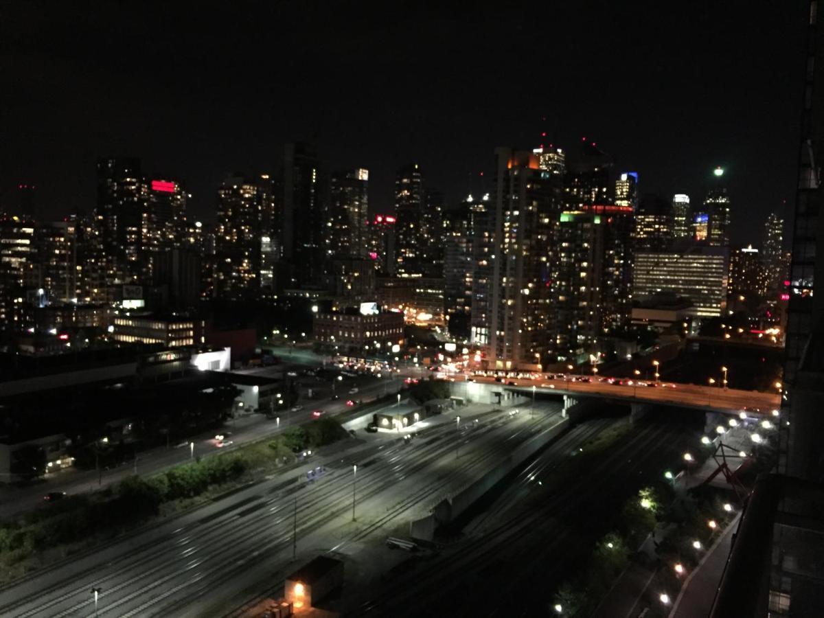 Stylish And Bright 2Br Condo In The Heart Of Downtown Toronto Luaran gambar